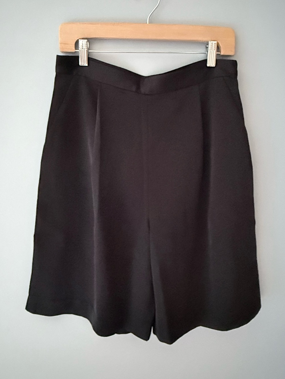 SUSANA MONACO Satin Bermuda Shorts - Black